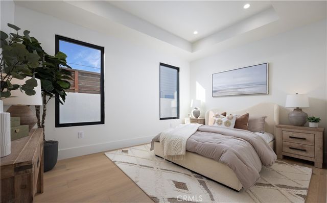 1453 Galaxy Dr, Newport Beach, CA 92660