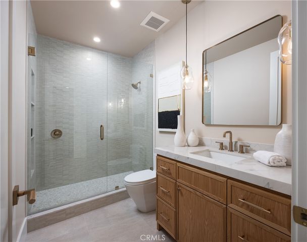 1453 Galaxy Dr, Newport Beach, CA 92660
