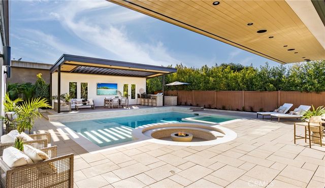 1453 Galaxy Dr, Newport Beach, CA 92660
