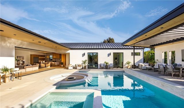 1453 Galaxy Dr, Newport Beach, CA 92660