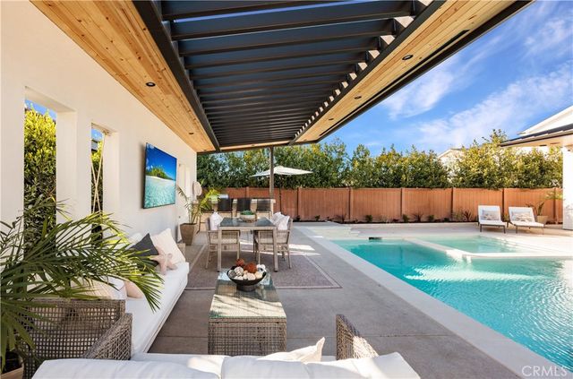 1453 Galaxy Dr, Newport Beach, CA 92660
