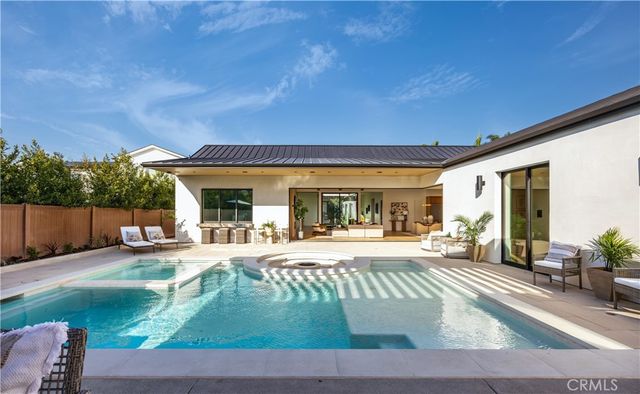 1453 Galaxy Dr, Newport Beach, CA 92660