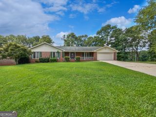 5926 Brassie Ridge Lane, Ellenwood, GA 30294