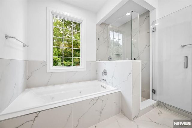 19 Gabriel Court 19, Paramus, NJ 07652