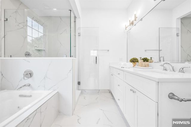 19 Gabriel Court 19, Paramus, NJ 07652