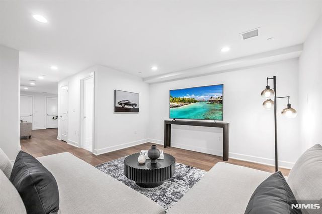 19 Gabriel Court 19, Paramus, NJ 07652