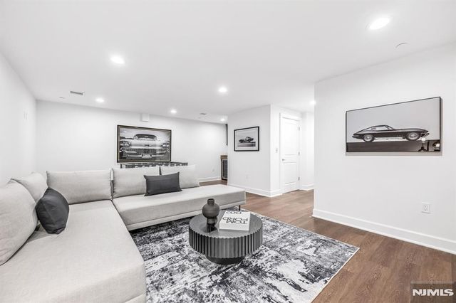 19 Gabriel Court 19, Paramus, NJ 07652