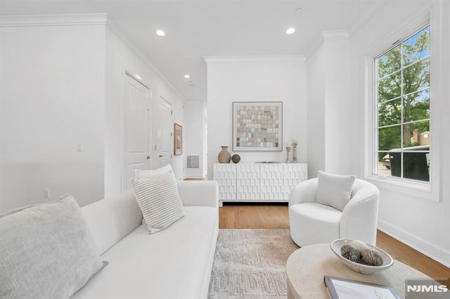 19 Gabriel Court 19, Paramus, NJ 07652