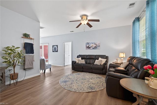 729 Lacy Oak DR, Chesapeake, VA 23320