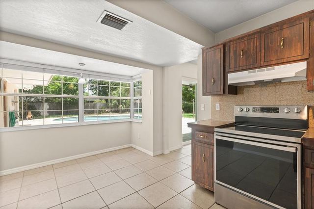 12 HORSEMAN COVE, Longwood, FL 32750