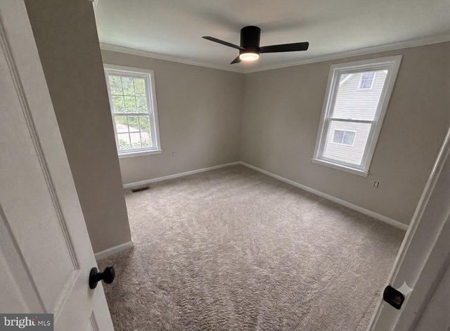 21 PERKIOMEN AVE, Spring Mount, PA 19478