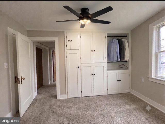 21 PERKIOMEN AVE, Spring Mount, PA 19478