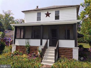 21 PERKIOMEN AVE, Spring Mount, PA 19478