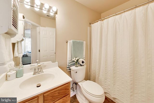 46383 PRYOR SQ, Sterling, VA 20165