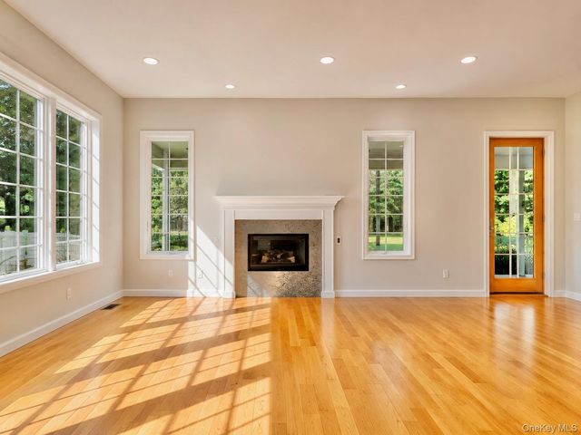 61 B Shore Road, Mount Sinai, NY 11766