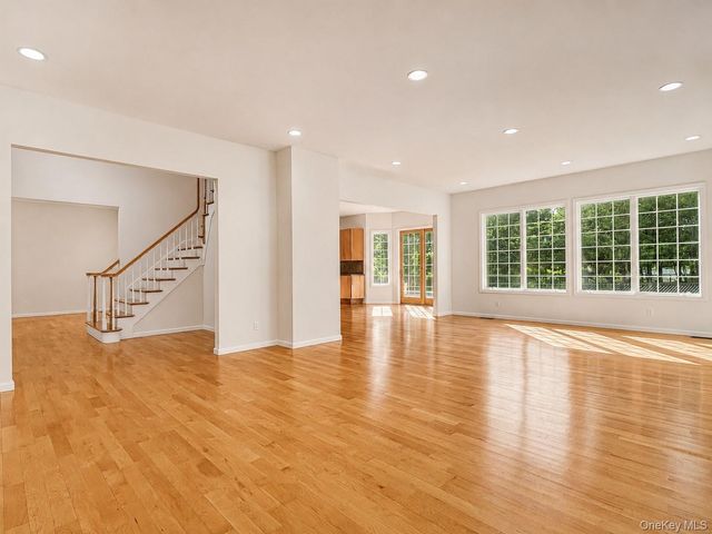 61 B Shore Road, Mount Sinai, NY 11766