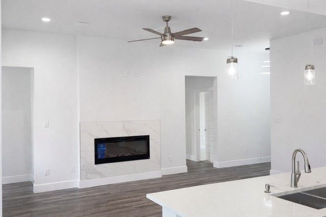 1111 Travis Avenue, Alvarado, TX 76009