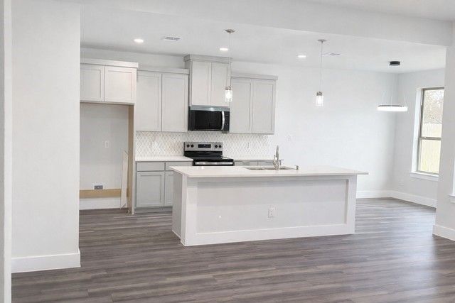 1111 Travis Avenue, Alvarado, TX 76009