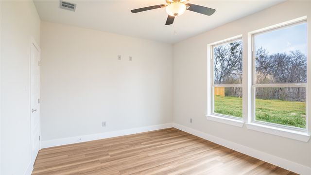 1111 Travis Avenue, Alvarado, TX 76009