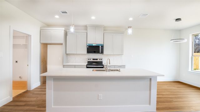 1111 Travis Avenue, Alvarado, TX 76009