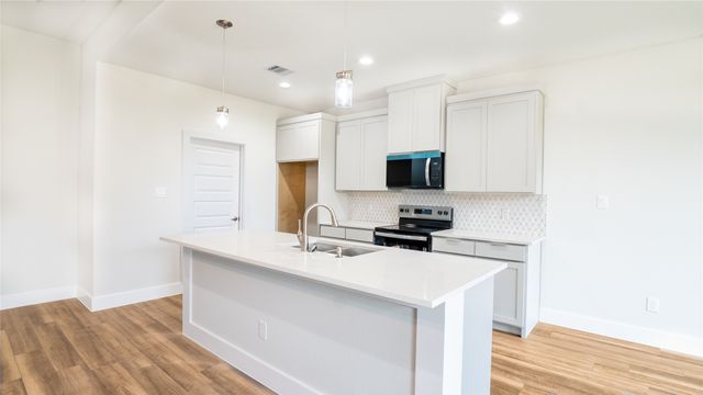 1111 Travis Avenue, Alvarado, TX 76009