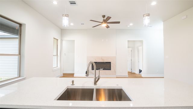 1111 Travis Avenue, Alvarado, TX 76009