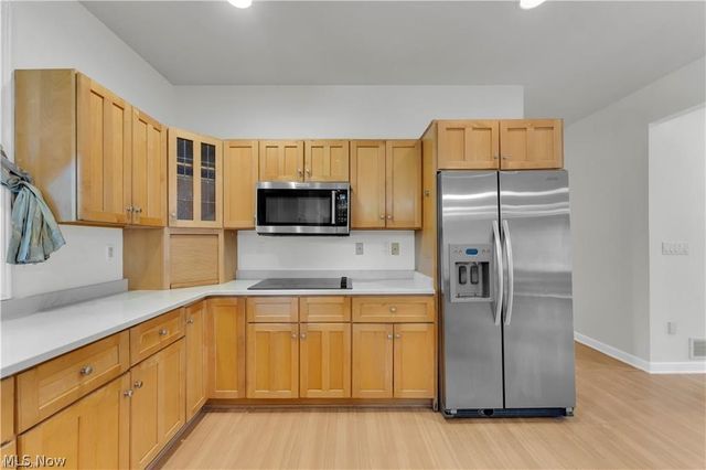 416 Castle Pines Drive, Akron, OH 44333