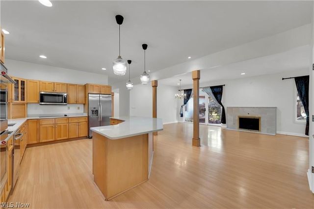 416 Castle Pines Drive, Akron, OH 44333