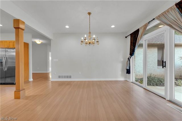 416 Castle Pines Drive, Akron, OH 44333