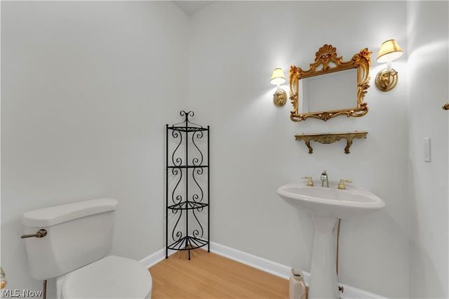 416 Castle Pines Drive, Akron, OH 44333