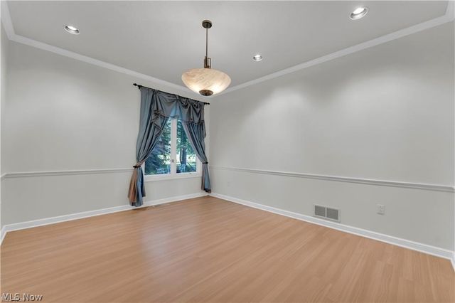 416 Castle Pines Drive, Akron, OH 44333