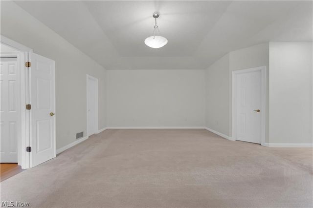 416 Castle Pines Drive, Akron, OH 44333