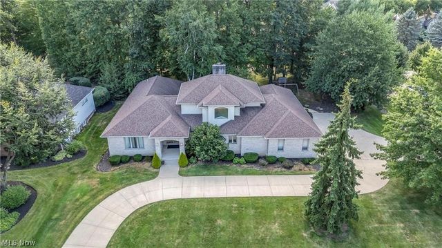 416 Castle Pines Drive, Akron, OH 44333