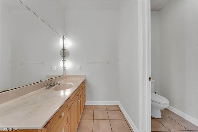 416 Castle Pines Drive, Akron, OH 44333