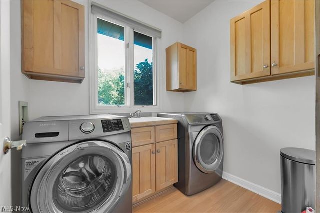 416 Castle Pines Drive, Akron, OH 44333