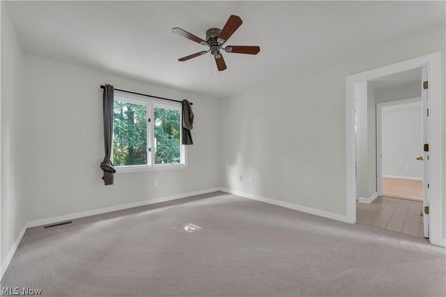 416 Castle Pines Drive, Akron, OH 44333