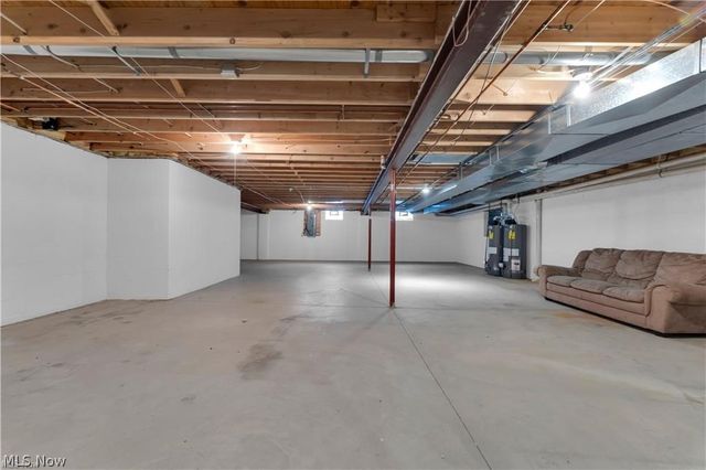 416 Castle Pines Drive, Akron, OH 44333