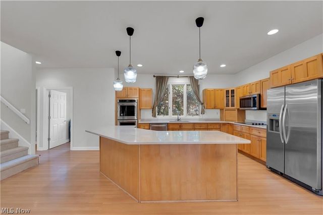 416 Castle Pines Drive, Akron, OH 44333