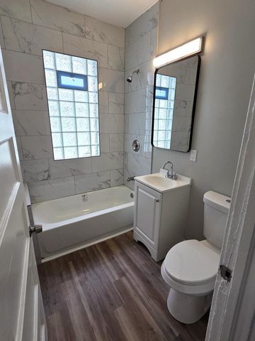 3266 N 17th STREET, Milwaukee, WI 53206