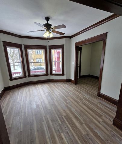 3266 N 17th STREET, Milwaukee, WI 53206