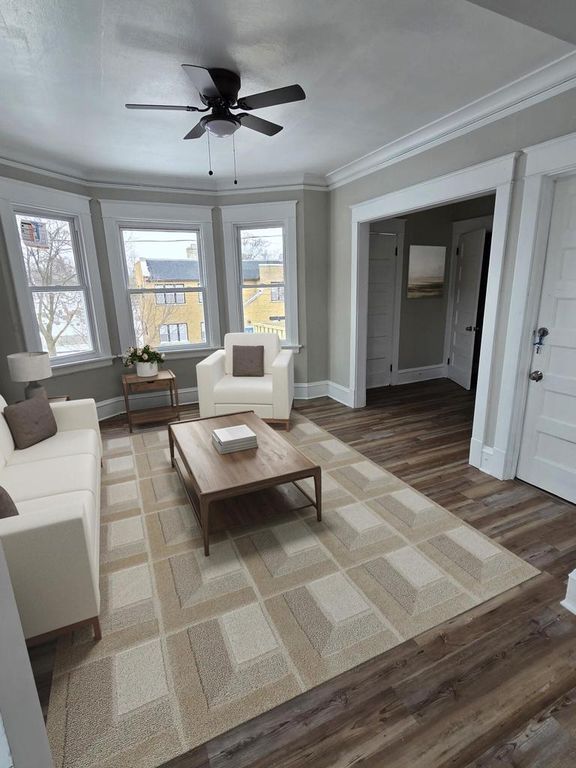 3266 N 17th STREET, Milwaukee, WI 53206