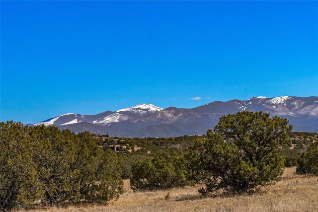 61 Tierra Antigua, Santa Fe, NM 87506