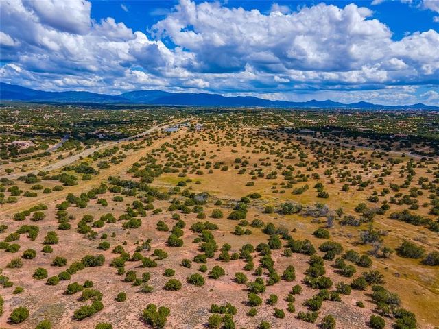 61 Tierra Antigua, Santa Fe, NM 87506