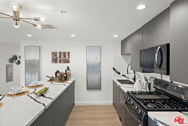 321 S Oxford Ave 603, Los Angeles, CA 90010