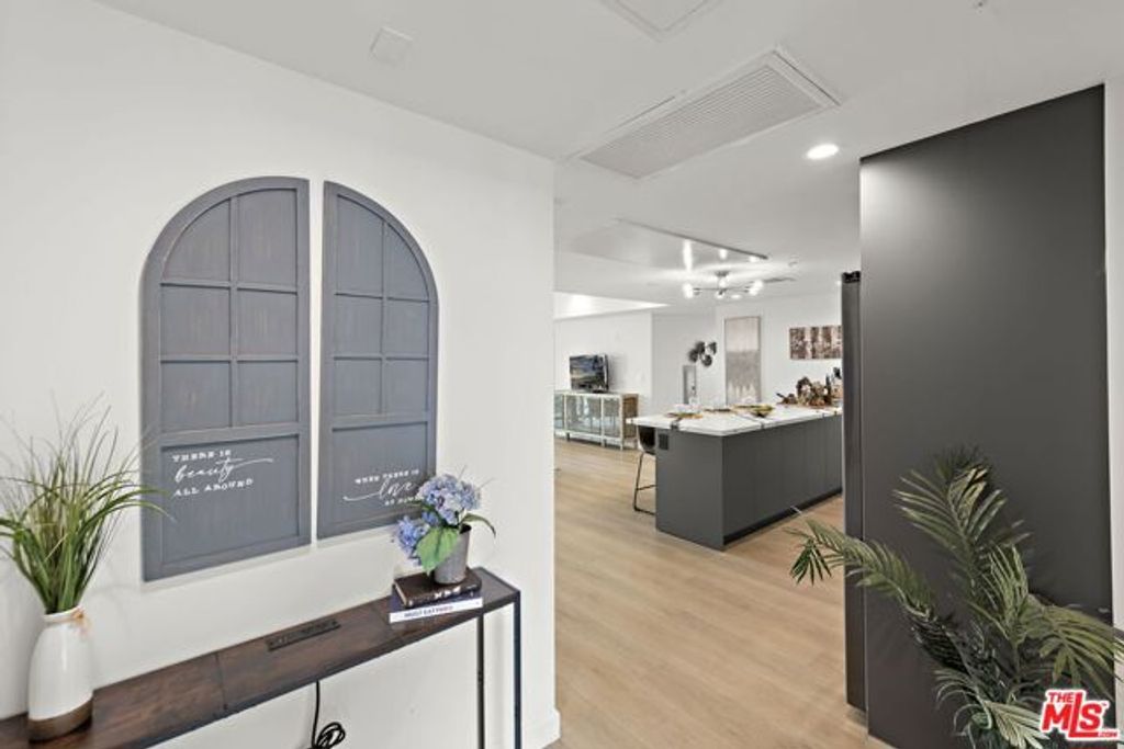 321 S Oxford Ave 603, Los Angeles, CA 90010