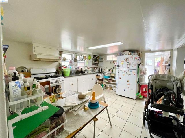 2517 Webb Ave, Alameda, CA 94501
