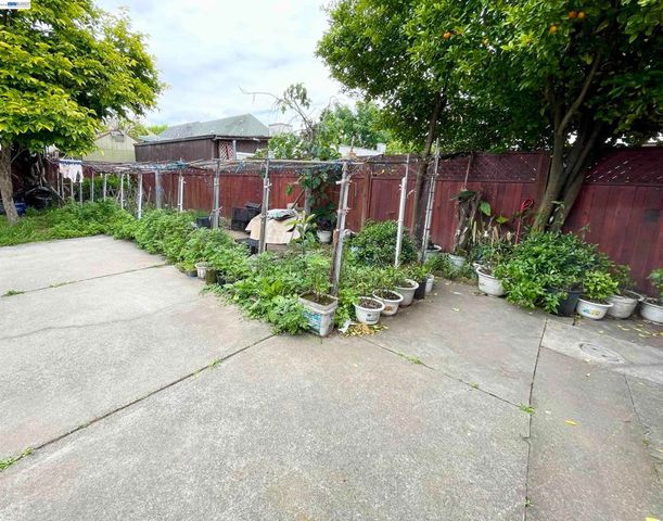 2517 Webb Ave, Alameda, CA 94501