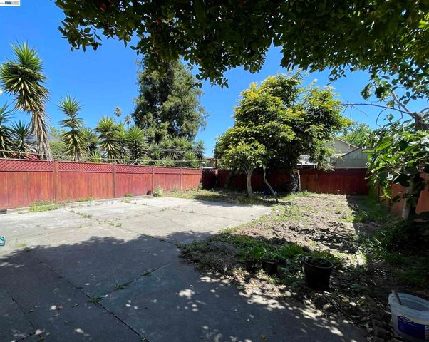 2517 Webb Ave, Alameda, CA 94501