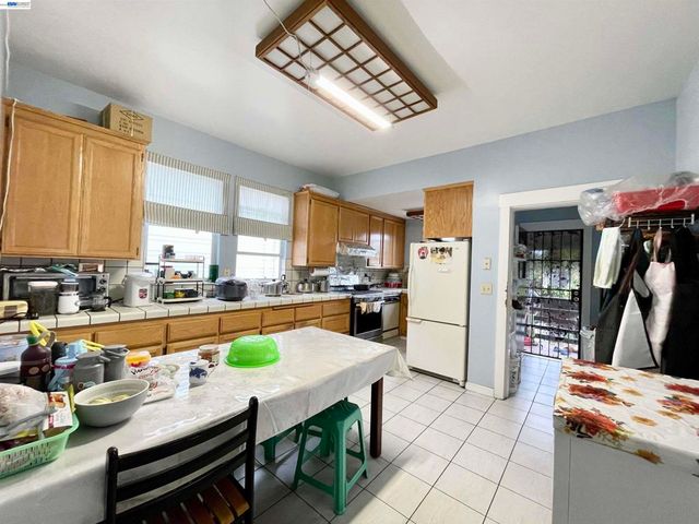 2517 Webb Ave, Alameda, CA 94501