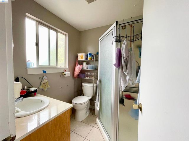 2517 Webb Ave, Alameda, CA 94501